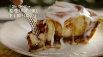 Cracker Barrel Old Country Store and Restaurant TV Spot, 'Tis the Season: Cinnamon Roll Pie'