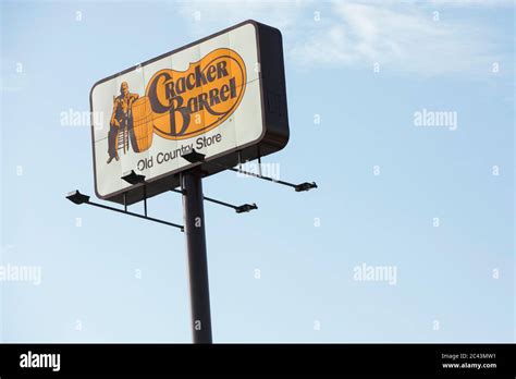 Cracker Barrel Old Country Store and Restaurant Country Fried Steak TV commercial - Fresh and Fair Price