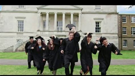 Credible Student Loan Refinancing TV Spot, 'Graduation Day' created for Credible