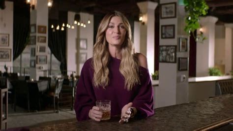 Crown Royal Thanksgiving TV Spot, 'NFL: Enhancement Erin: Hospitality' Featuring Erin Andrews
