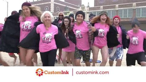 CustomInk TV Spot, 'T-Shirt Makes the Team'