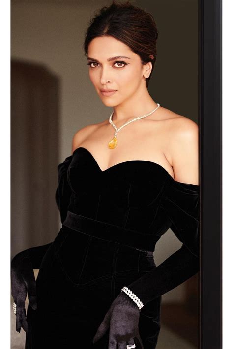 Deepika Padukone photo