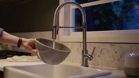 Delta Faucet Voice IQ Technology TV Spot, 'Command Your Kitchen' featuring Laura Russell