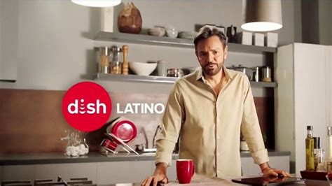 DishLATINO TV Spot, 'Más fútbol' con Eugenio Derbez, canción de Julieta Venegas featuring Eugenio Derbez