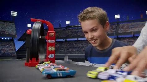 Disney Pixar Cars Lightspeed Loopin' Launcher TV Spot, 'Loop and Launch' featuring Zachary Hoffman