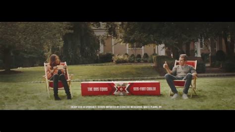 Dos Equis TV commercial - Seis-Foot Cooler