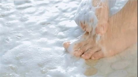 Dove Body Wash TV Spot, 'What Dry Skin Feels Like'