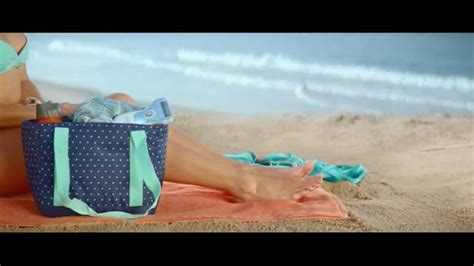 Dr. Scholl's Dream Walk Express Pedi TV Spot, 'Beach'