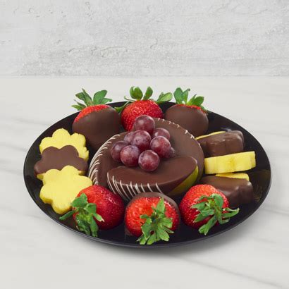 Edible Arrangements Dad's Day Indulgence Box