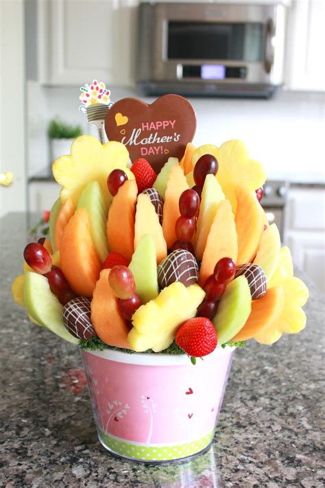 Edible Arrangements Mother's Day Bouquet logo