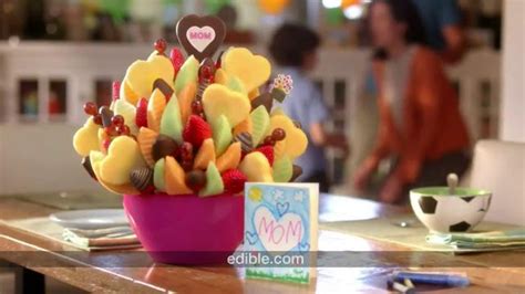 Edible Arrangements TV Spot, 'Mother's Day 2014: Reaction' featuring Tiwana Floyd