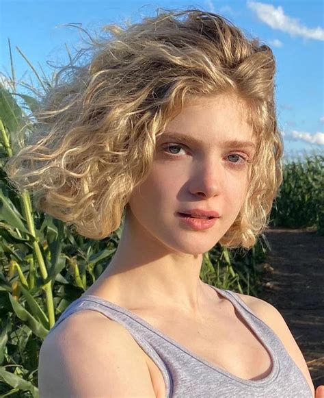 Elena Kampouris photo