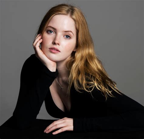 Ellie Bamber photo