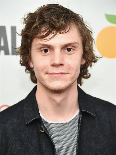 Evan Peters photo