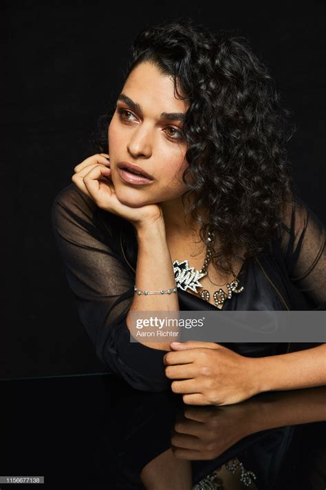 Eve Harlow photo