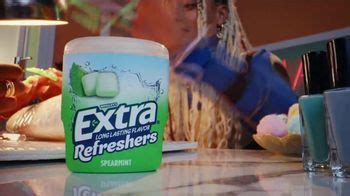 Extra Gum TV Spot, 'Restaurant'