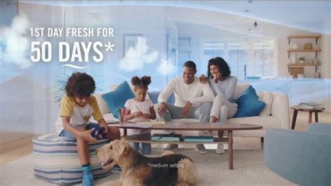 Febreze PLUG TV Spot, 'First Day Fresh' created for Febreze