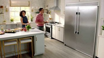 Frigidaire Professional Collection TV commercial - Just Staring