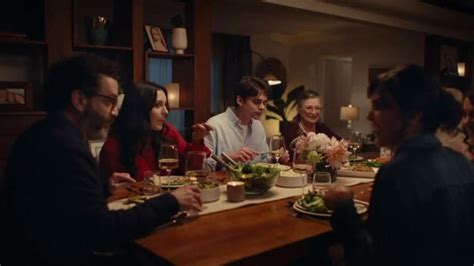 Frontier Fiber 2 Gig Internet TV Spot, 'Meeting the Family'