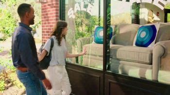 GO2bank TV Spot, 'Window Shopping'