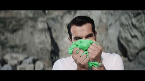 Gain Flings! TV Spot, 'Momento para sanar' con Ty Burrell featuring Ty Burrell