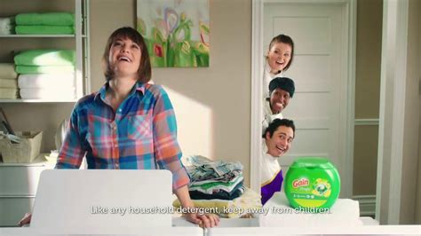 Gain Flings Detergent TV commercial - Music to Your Nose
