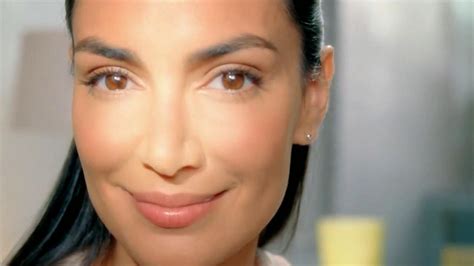 Garnier Dark Commercial Corrector TV Spot, 'Spots' featuring Samantha Smith