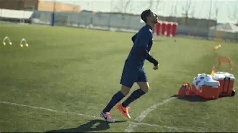 Gatorade TV Spot, 'Bibbidi-Bobbidi-Boo' Featuring Lionel Messi, David Luiz