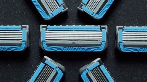 Gillette Proshield Chill TV Spot, 'Shields and Cools as You Shave'