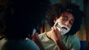 GilletteLabs TV Spot, 'Barra exfoliante' canción de Mazde created for Gillette