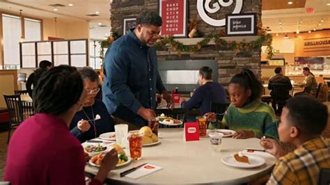 Golden Corral TV Spot, 'Buffet festivo'