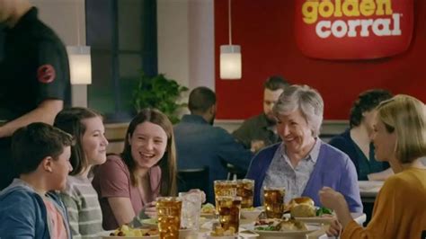 Golden Corral TV Spot, 'Los fines de semanas son de tres días' featuring Dean Flanagan