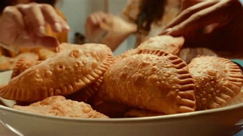 Goya Foods Empanada Dough TV Spot, 'Crujientes'