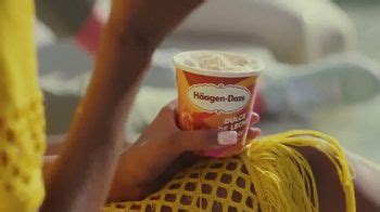 Häagen-Dazs Dulce de Leche Churro TV commercial - Encuentra el lujo donde estás canción de Curtis Waters