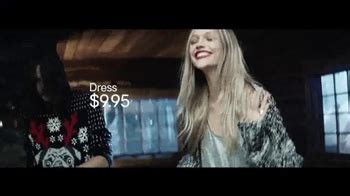 H&M TV Spot, 'Magical Holidays' Featuring Lady Gaga, Tony Bennett featuring Joan Smalls