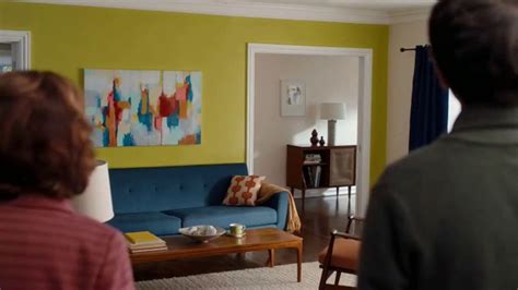 HGTV HOME by Sherwin-Williams TV Spot, 'Color Compliment: Mom' featuring Mark Saul