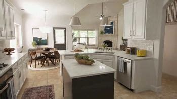 HGTV HOME by Sherwin-Williams TV Spot, 'No Demo Reno: Kitchen Color Choices' created for HGTV HOME by Sherwin-Williams