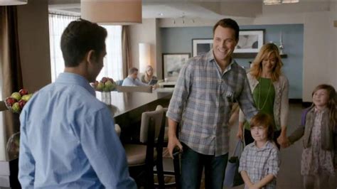 Hampton Inn & Suites TV Spot, 'Hamptonality'