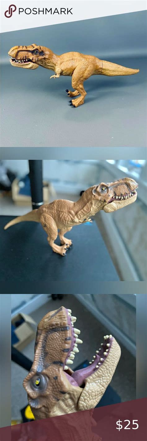 Hasbro Jurassic World Chomping Jaws