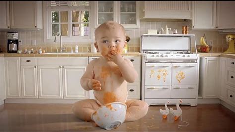 Hefty Odor Block TV Spot, 'Giant Baby'