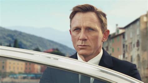 Heineken TV Spot, 'James Bond Train Chase' Featuring Daniel Craig