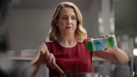 Hidden Valley Ranch Seasoning TV Spot, 'Restaurant Surprise'