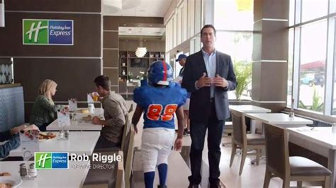 Holiday Inn Express TV Spot, 'Winning Move' Featuring Rob Riggle