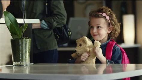 Holiday Inn TV Spot, 'Sonrisas' featuring Haley Alea Erickson