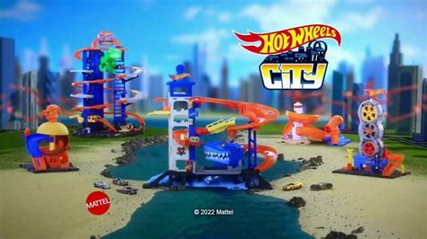 Hot Wheels City Attacking Shark Escape Playset TV Spot, 'Speed by Without Getting Chomped'