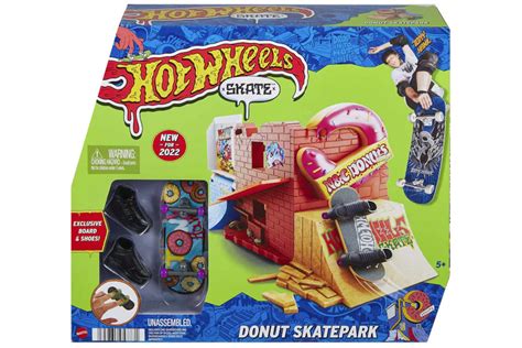 Hot Wheels Donut Skatepark With Tony Hawk Fingerboard & Skate Shoes