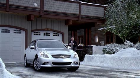 Infiniti G37 TV commercial - Snowball Fight