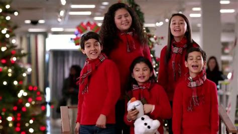 JCPenney TV Spot, 'Coro Navideño' featuring Alyssa Gonzalez