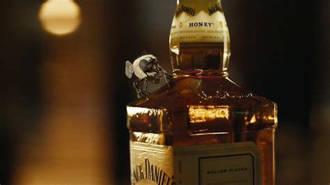 Jack Daniel's Tennessee Honey TV Spot, 'Swarm'