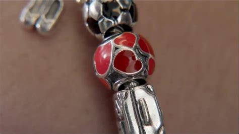 Jared TV Commercial 'Airport: Pandora Charm Bracelets: Free Bracelet: Mother's Day'